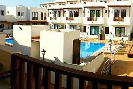 Comfy Duplex In Puerto Calero Apartamento